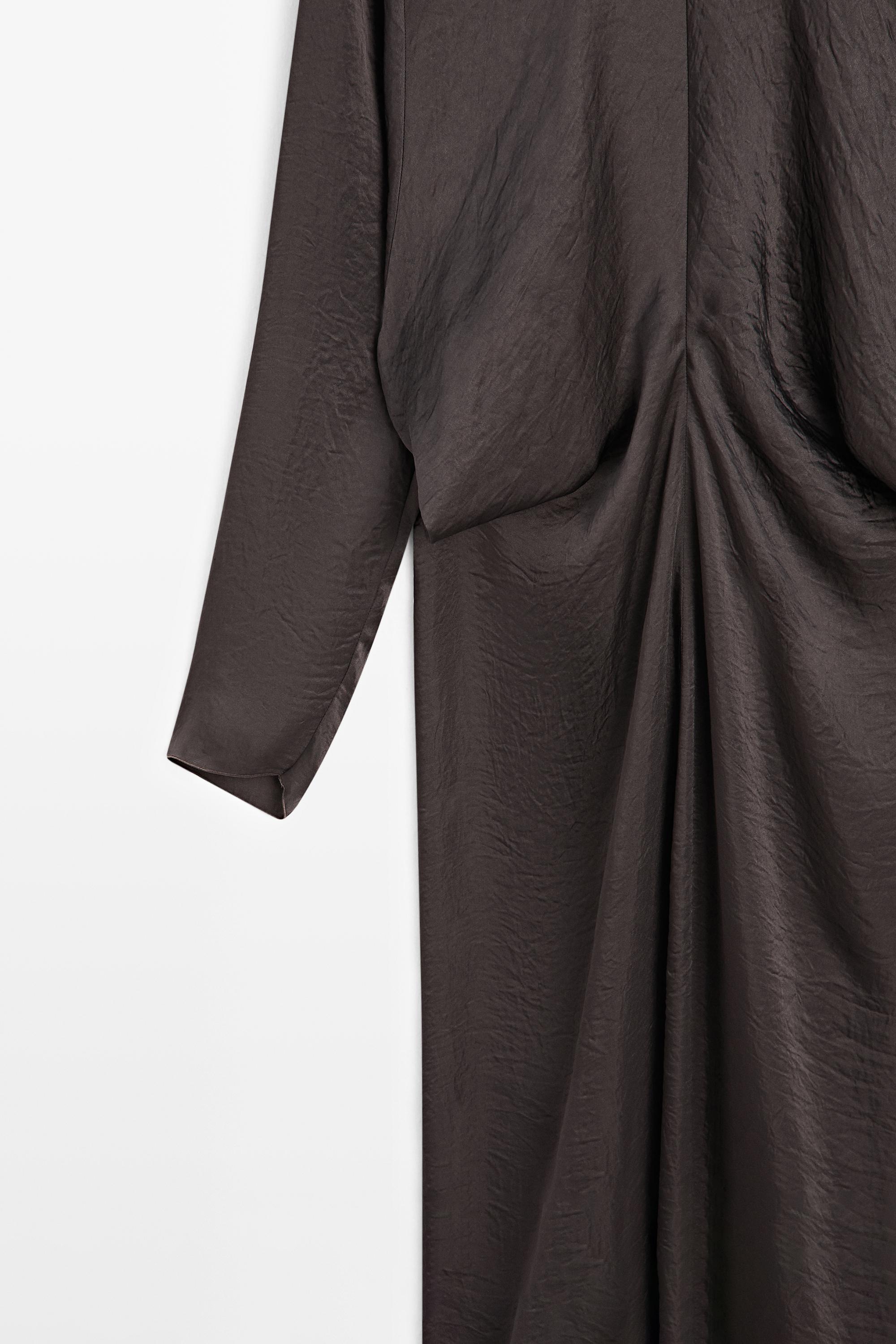 Long flowing dress with tie - STUDIO